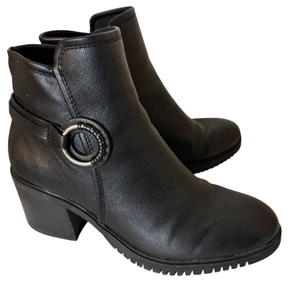 Baretraps Felicia Vegan Leather Chunky Heel Side Zip Black Ankle Boots Sz 8.5 M - Picture 1 of 16